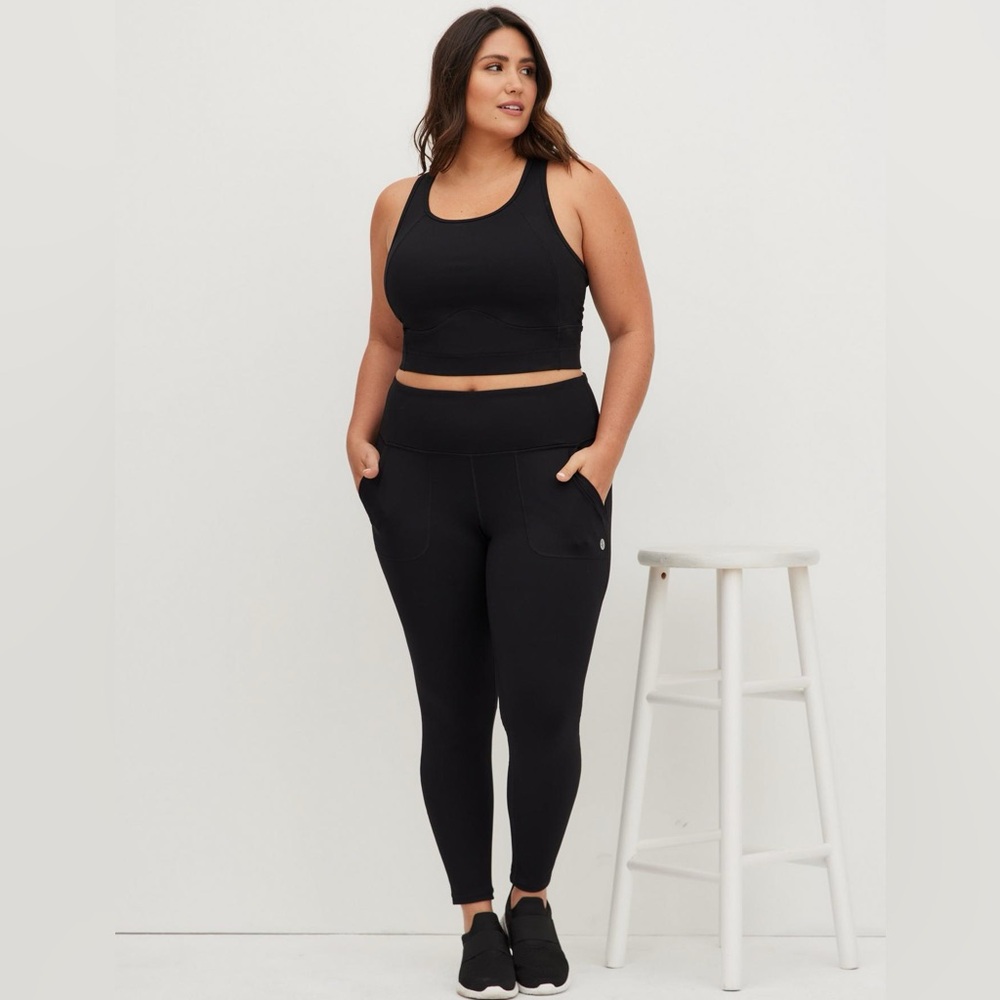 Torrid Performance Core Full Length Compression Legging With Pockets. Size 1X.